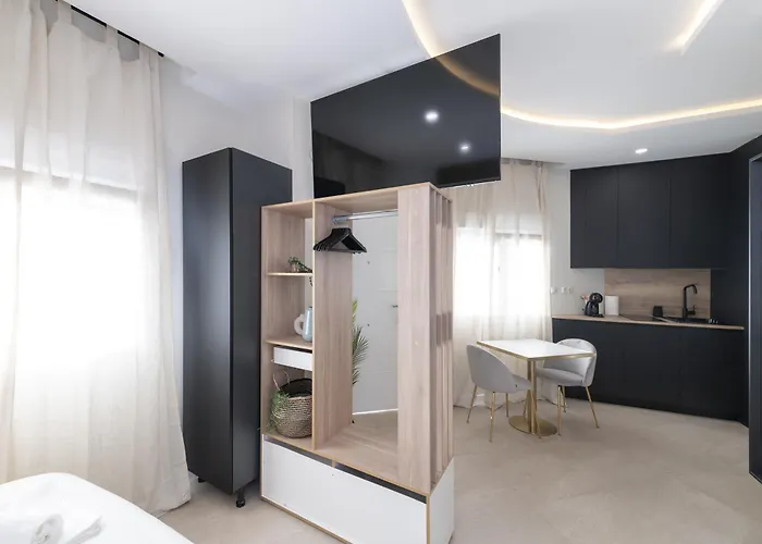 Boutique Luxury Jacuzzi - By N&n Luxe *