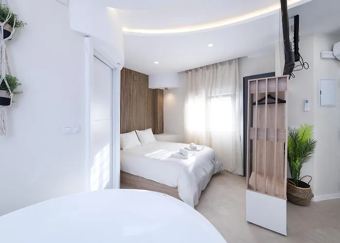 Boutique Luxury Jacuzzi - By N&n Luxe *